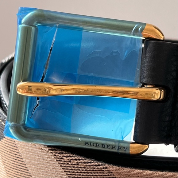 Burberry Check Leather Belt in Black - Picture 8 of 9